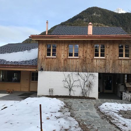 Au Pre Des Chevaux Acomodação com café da manhã Chateau-d'Oex Exterior foto