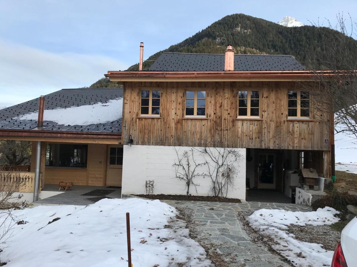 Au Pre Des Chevaux Acomodação com café da manhã Chateau-d'Oex Exterior foto