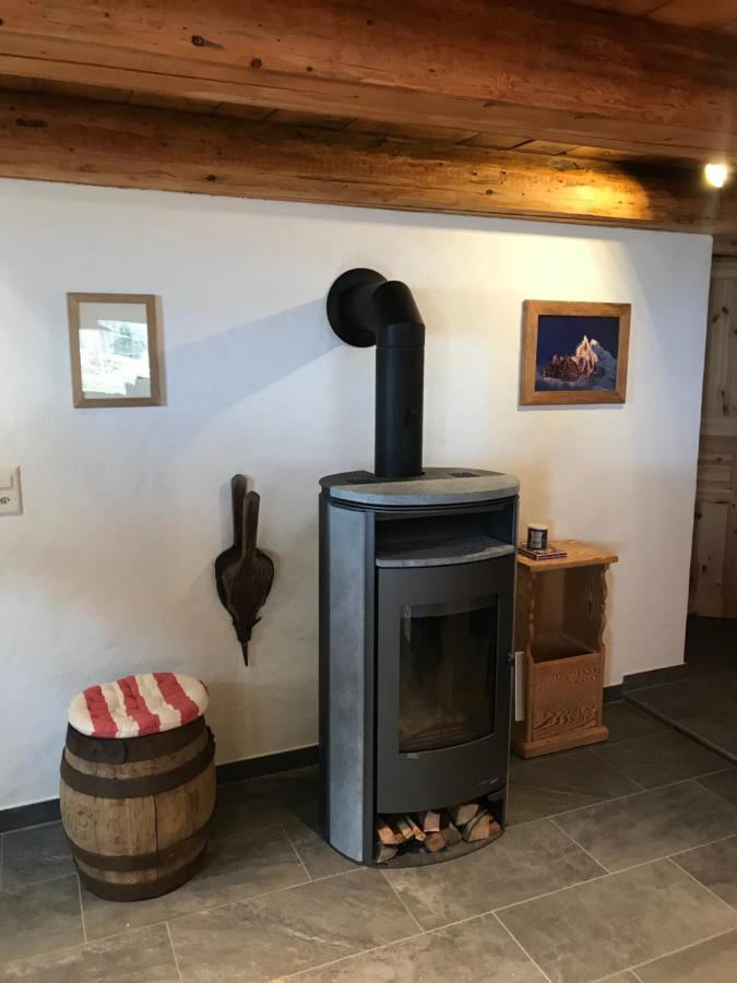 Au Pre Des Chevaux Acomodação com café da manhã Chateau-d'Oex Exterior foto